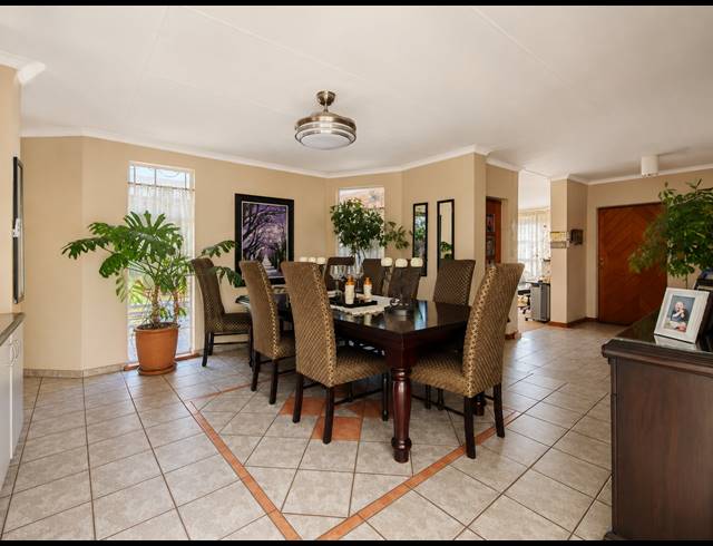 4 BEDROOM HOUSE FOR SALE IN THREE RIVERS EAST
